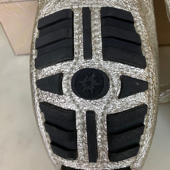 Dickson gold/silver driving moccasins flats shoes - Picture 9 of 9